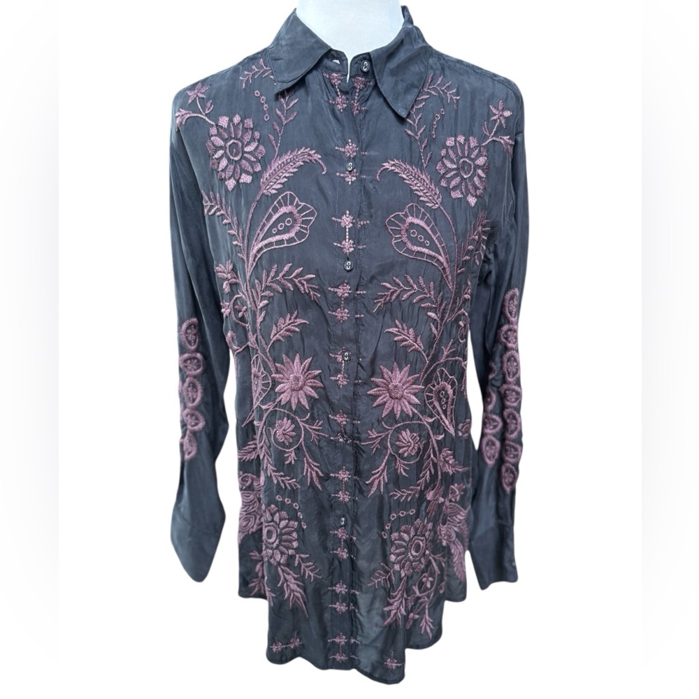Johnny Was Chloe oversized button down tunic size XS will fit Small